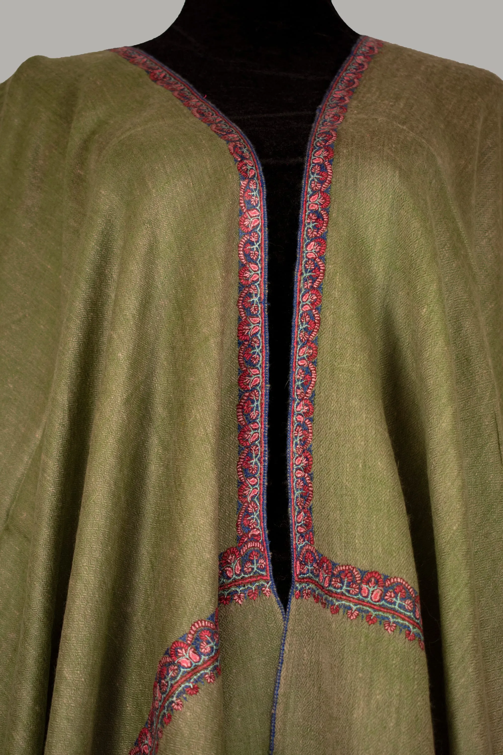 Border Sozni Pure Pashmina/Cashmere Scarf/Shawl, Hand woven on Hand loom & Hand Embroided in Kashmir, Luxury, Masterpiece.