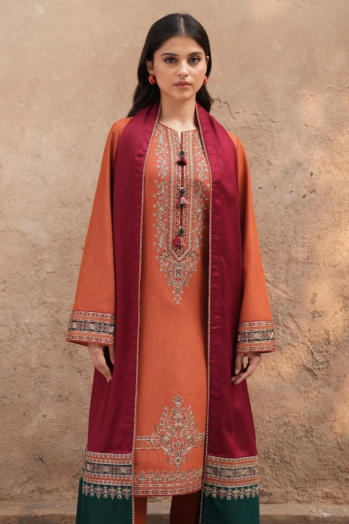 Jazmin Delia Fall/Winter – Embroidered Slub Khaddar D9