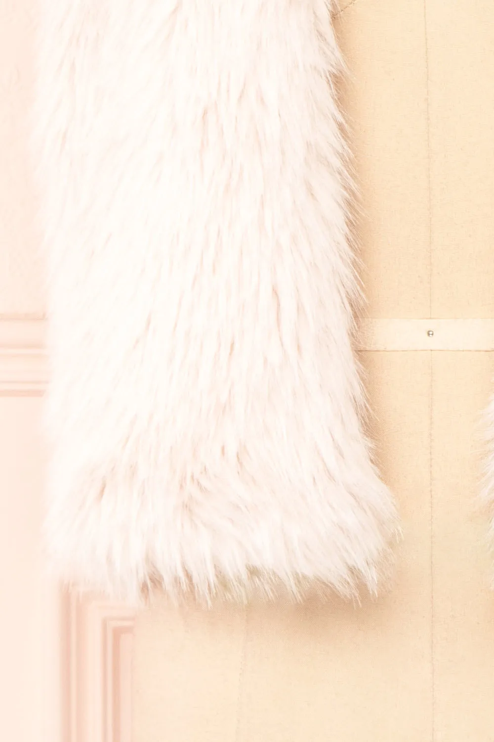 Perrine | Light Pink Faux Fur Vest