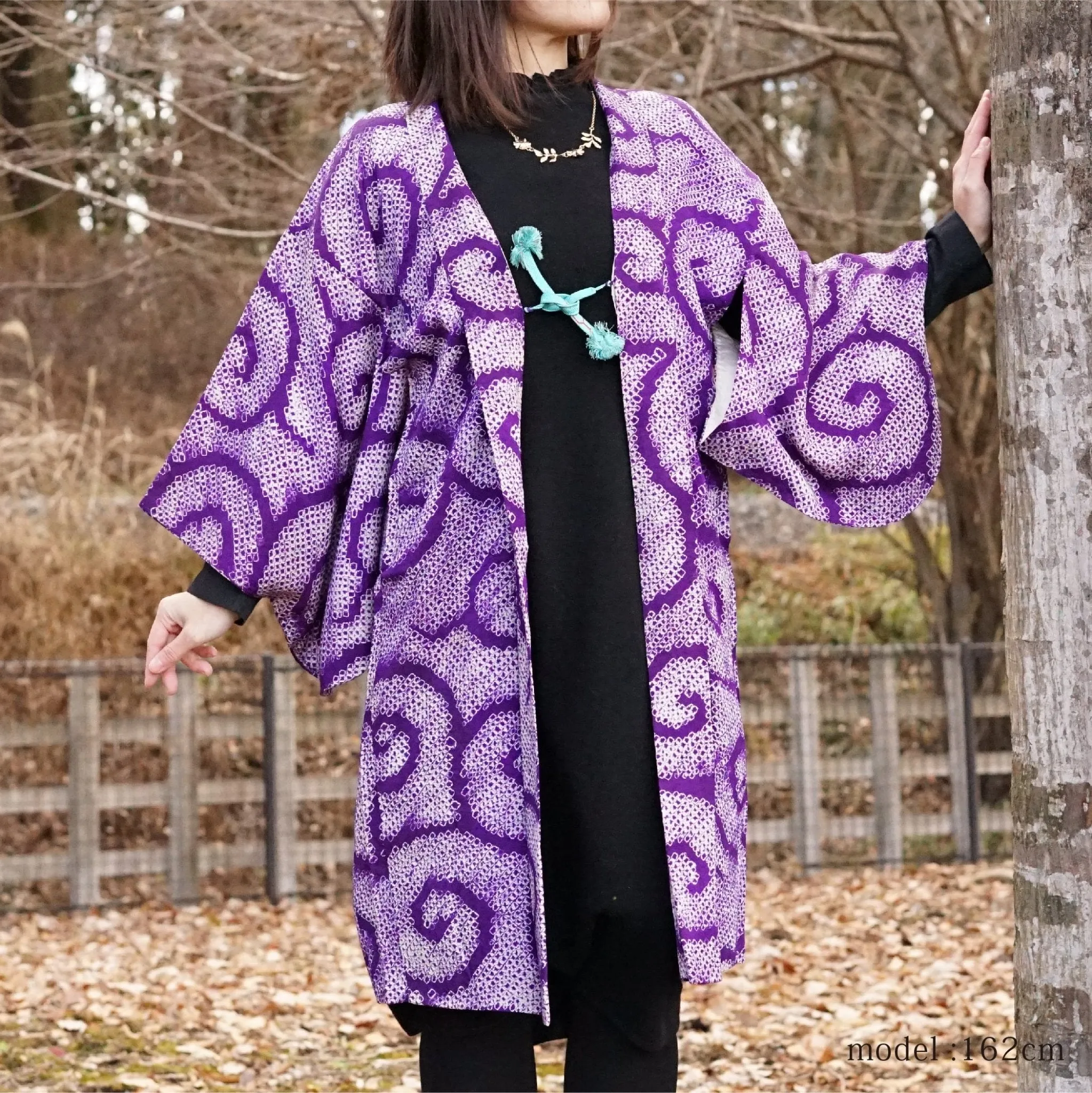 Purple winding round design haori