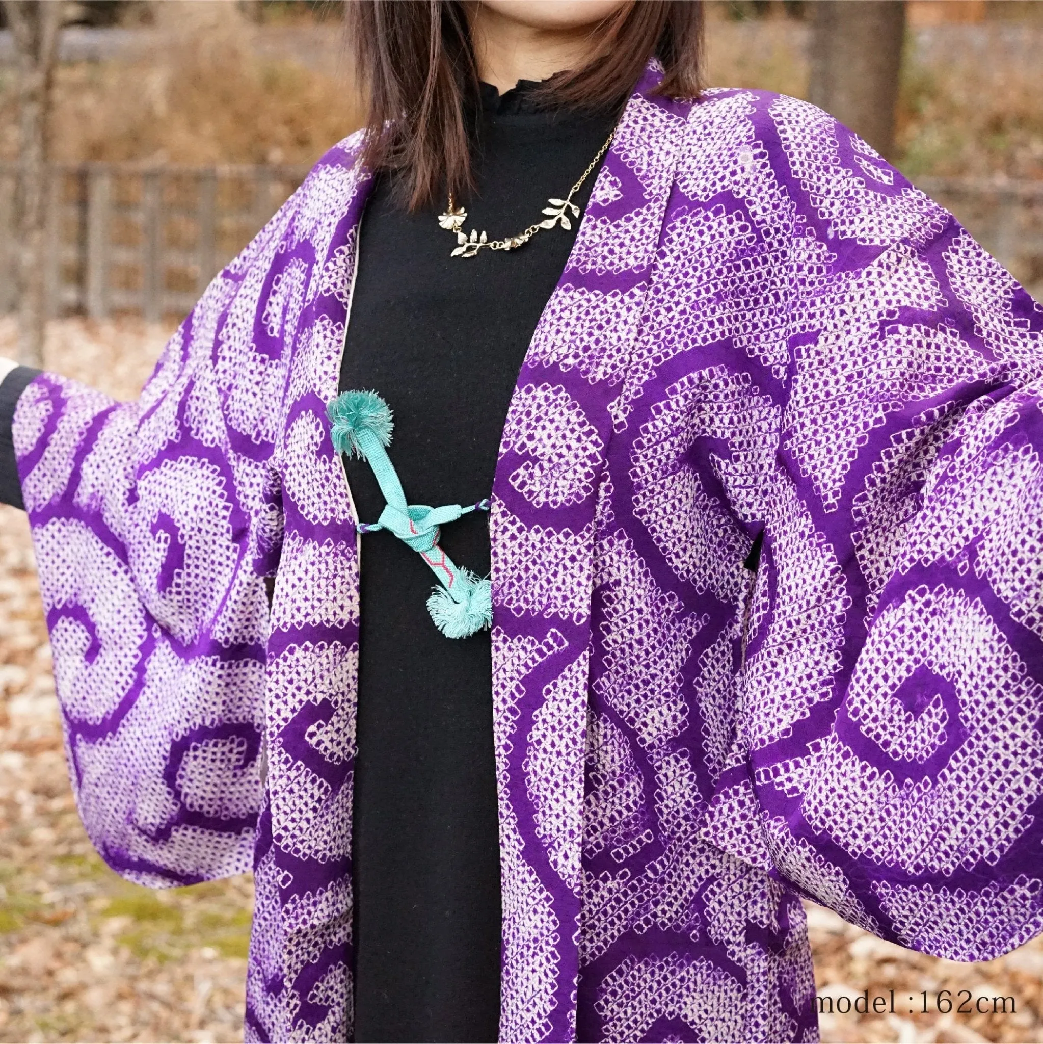 Purple winding round design haori