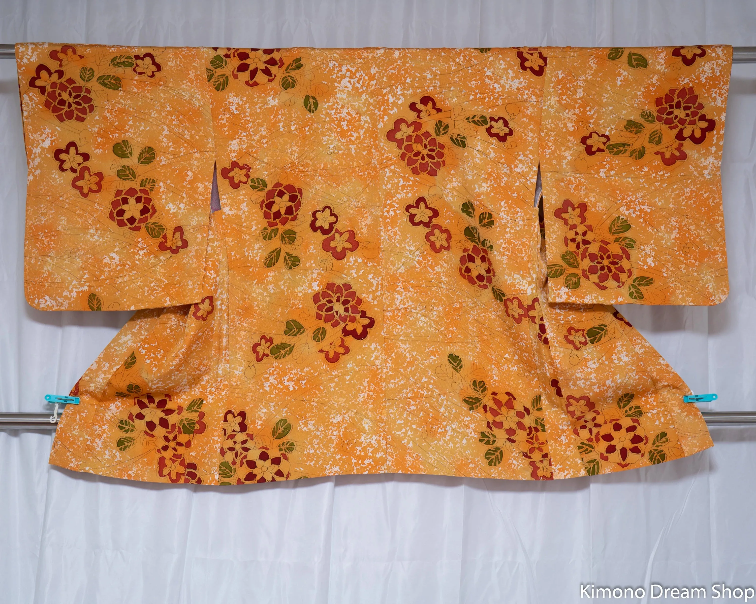 Yellow Floral Haori - Vintage Silk Kimono Jacket - Hand Drawn Patterns Traditional Fabric Dye Process